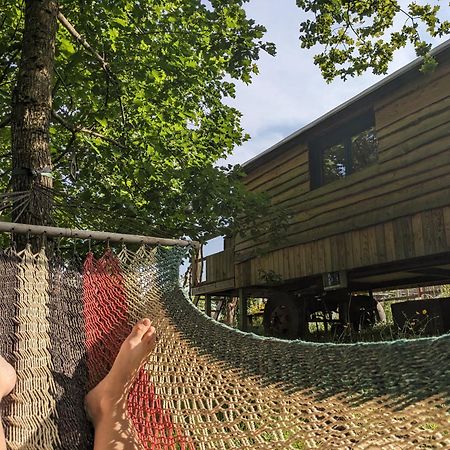 La Roulotte Tiny House Du Mond'Ideal Leval  エクステリア 写真